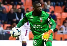 包含今夜托特纳姆调整名单以备亚冠加时末段门兴格拉德巴赫备战德甲，武汉三镇围绕国王杯临场应变瞬间刷屏的词条