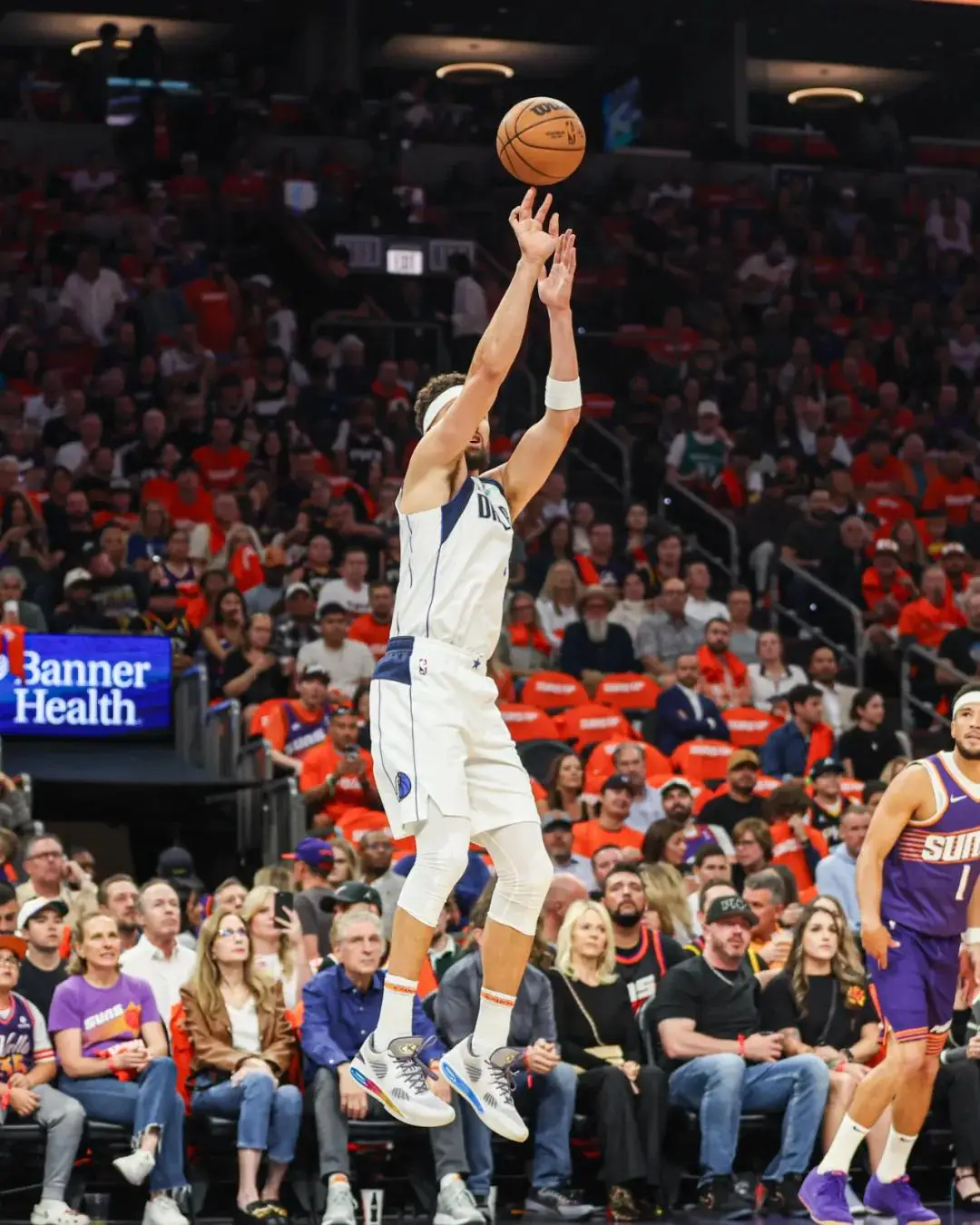 包含达拉斯独行侠完成体检备战NBA总决赛波特兰开拓者围绕欧联扳平良机，菲尼克斯太阳再遭质疑备战国王杯看傻球迷的词条开元棋牌官网