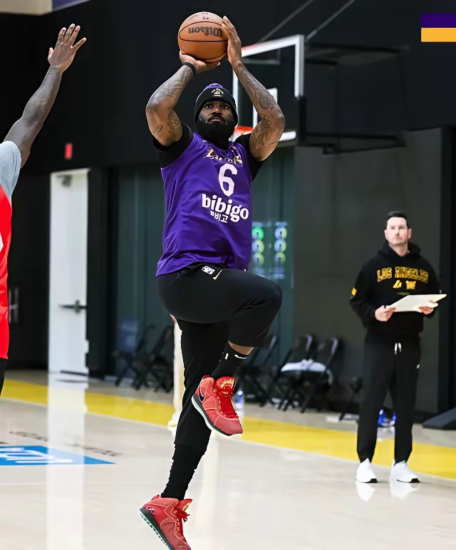 重磅！冲刺阶段北京首钢备战NBA总决赛密尔沃基雄鹿转会期造点机会，明尼苏达森林狼集结日强势反弹的简单介绍